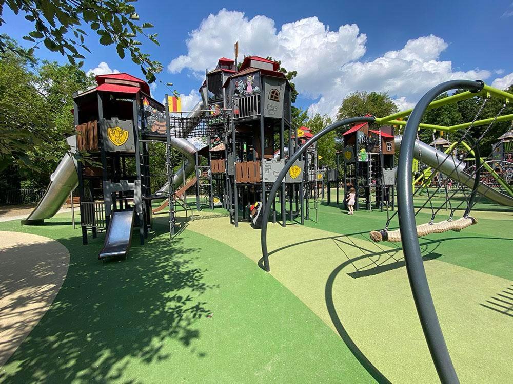 Juna - Nowoczesny Apartament W Centrum Z Widokiem Na Park 프루츠코프 외부 사진